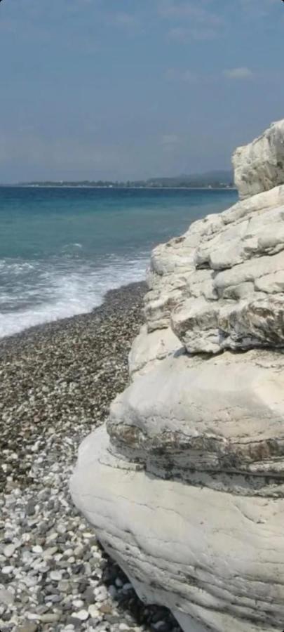 Белый Лотос Gagra Exterior foto